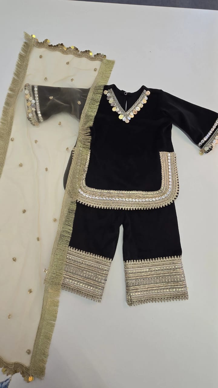 π€ The "Little Maharani" Festive Set β¨