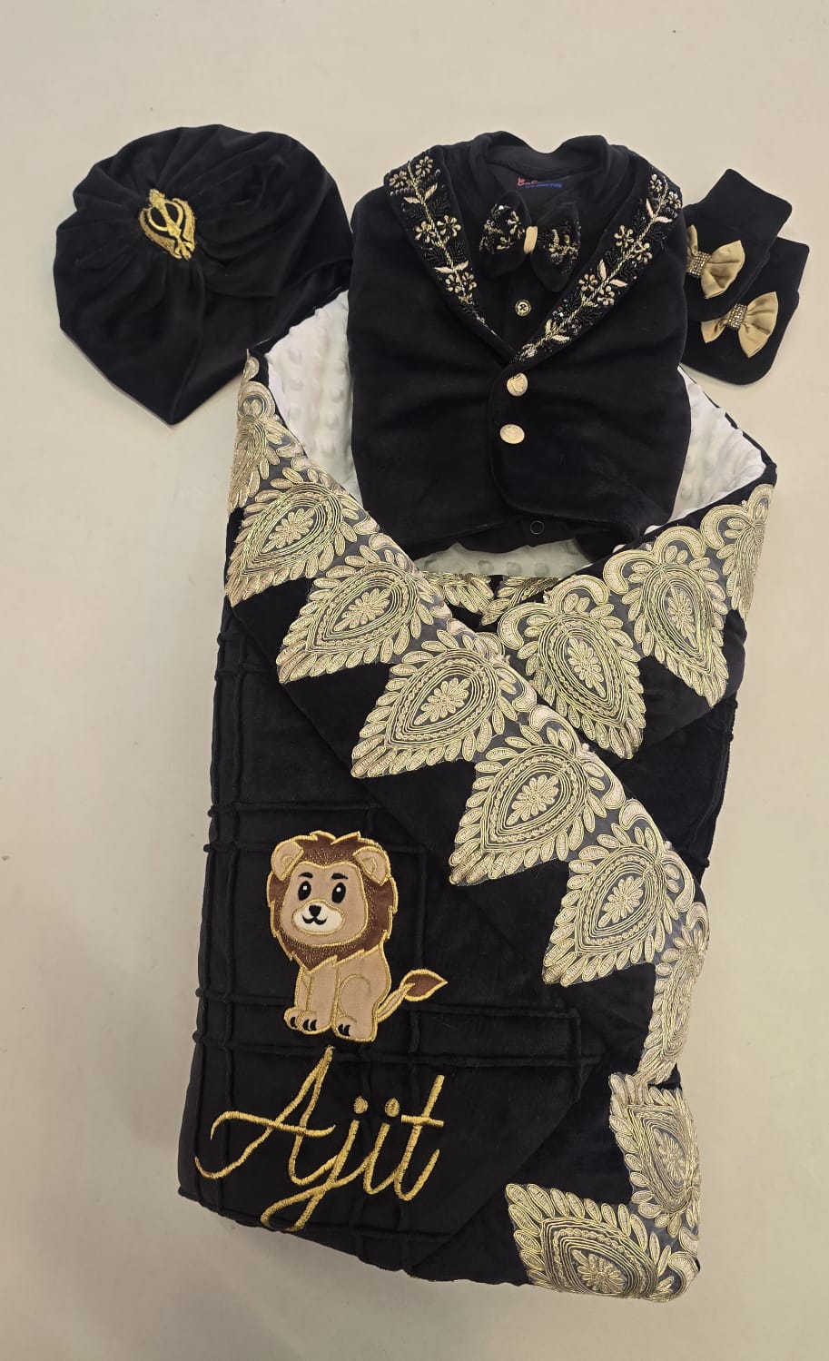 The Black And Gold Lion Combo Set