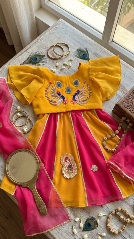 The mayur-pankh lehnga set
