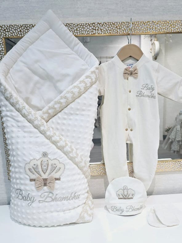 The Pearl Crown Gold Fleece Set