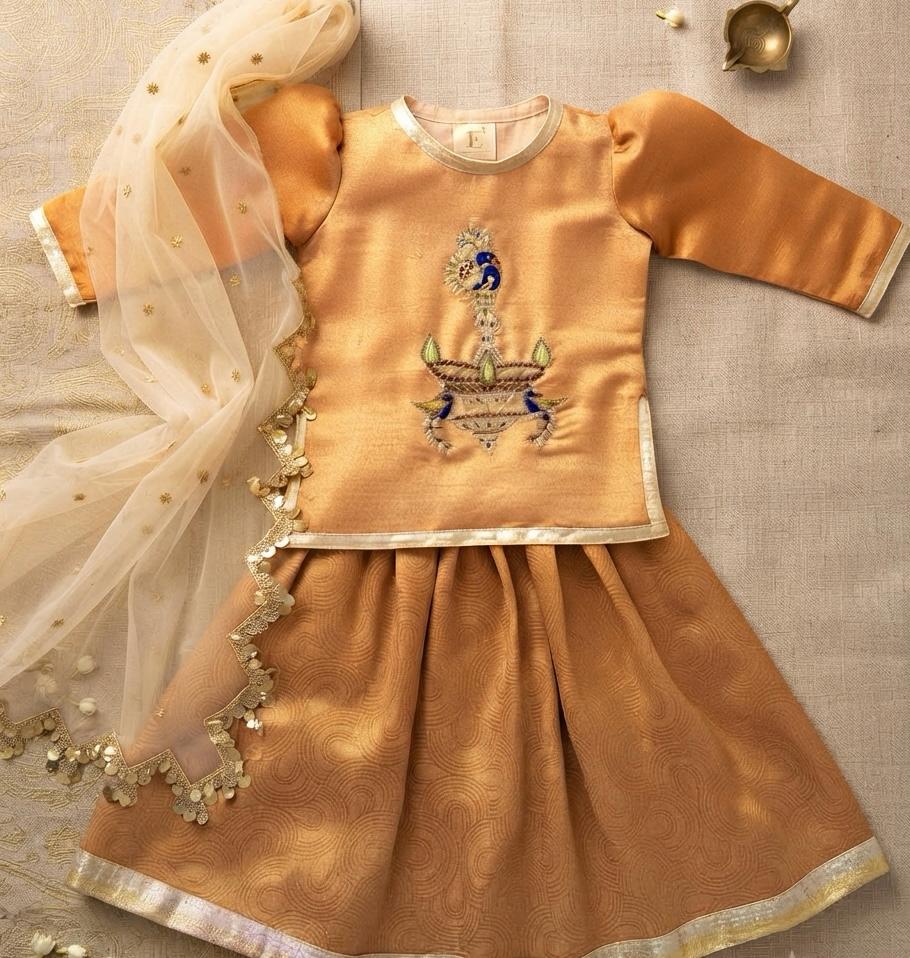 Golden Festive Twinning Set